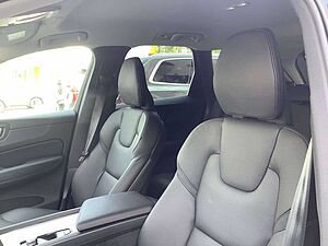 Volvo  Plus Dark Diesel 2WD