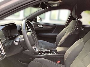 Volvo  Plus Dark Plug-In Hybrid 2WD