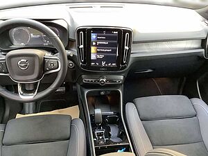 Volvo  Plus Dark Plug-In Hybrid 2WD