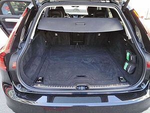 Volvo  Plus Dark Recharge Plug-In Hybrid AWD