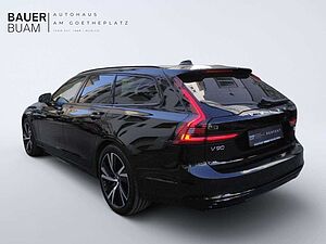 Volvo  Plus Dark Recharge Plug-In Hybrid AWD