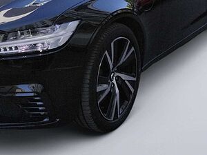 Volvo  Plus Dark Recharge Plug-In Hybrid AWD