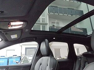 Volvo  Plus Dark T8 Recharge Plug-In Hybrid AWD