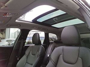 Volvo  Plus Dark Recharge Plug-In Hybrid AWD T6