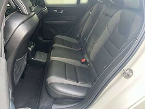 Volvo  Plus Dark Recharge Plug-In Hybrid AWD