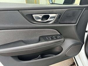 Volvo  Plus Dark Recharge Plug-In Hybrid AWD