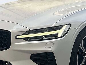 Volvo  Plus Dark Recharge Plug-In Hybrid AWD