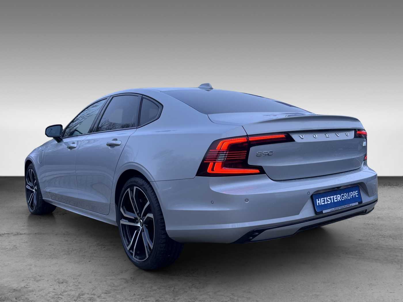 Volvo  T8 AWD Ultimate Dark
