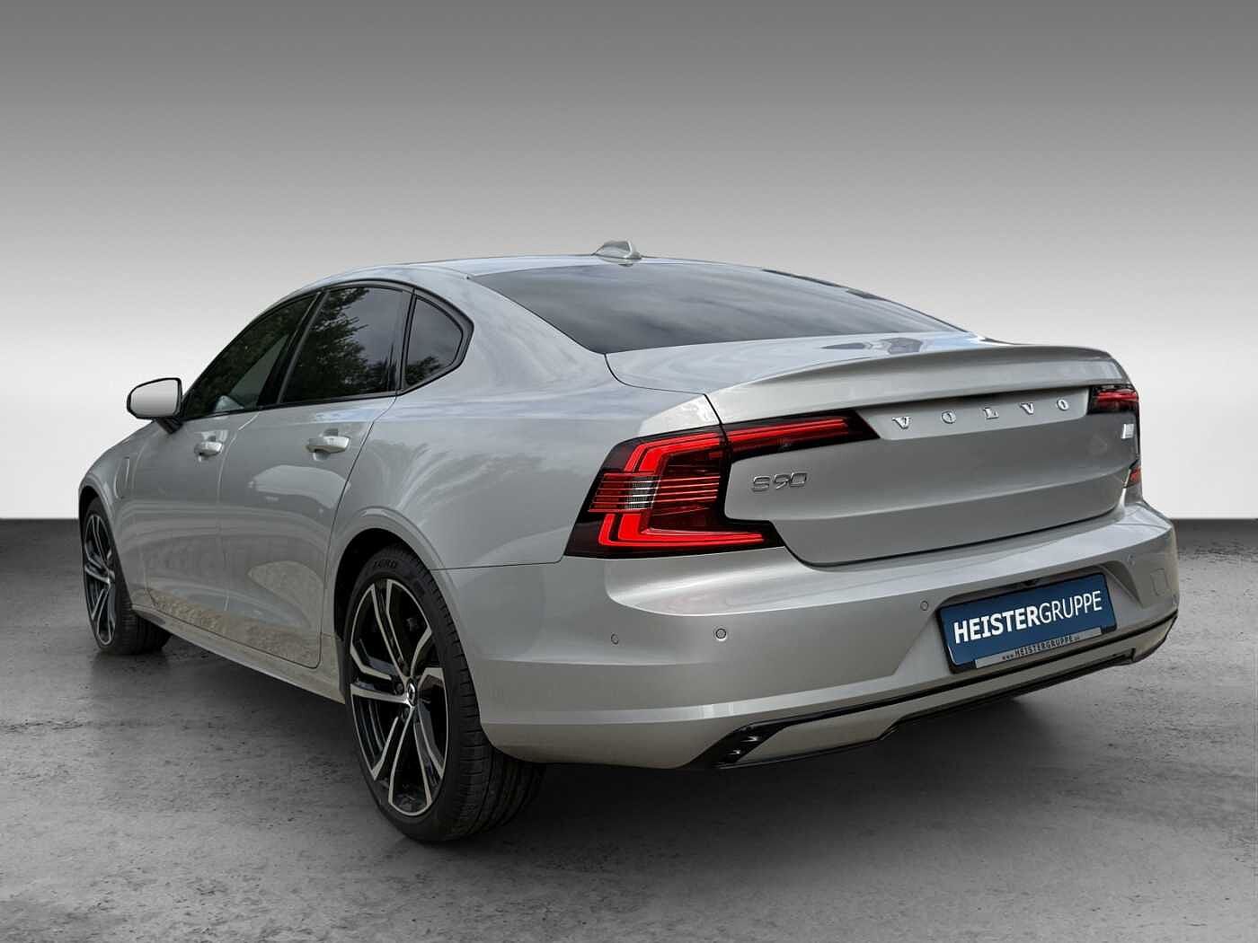Volvo  T8 AWD Ultimate Dark