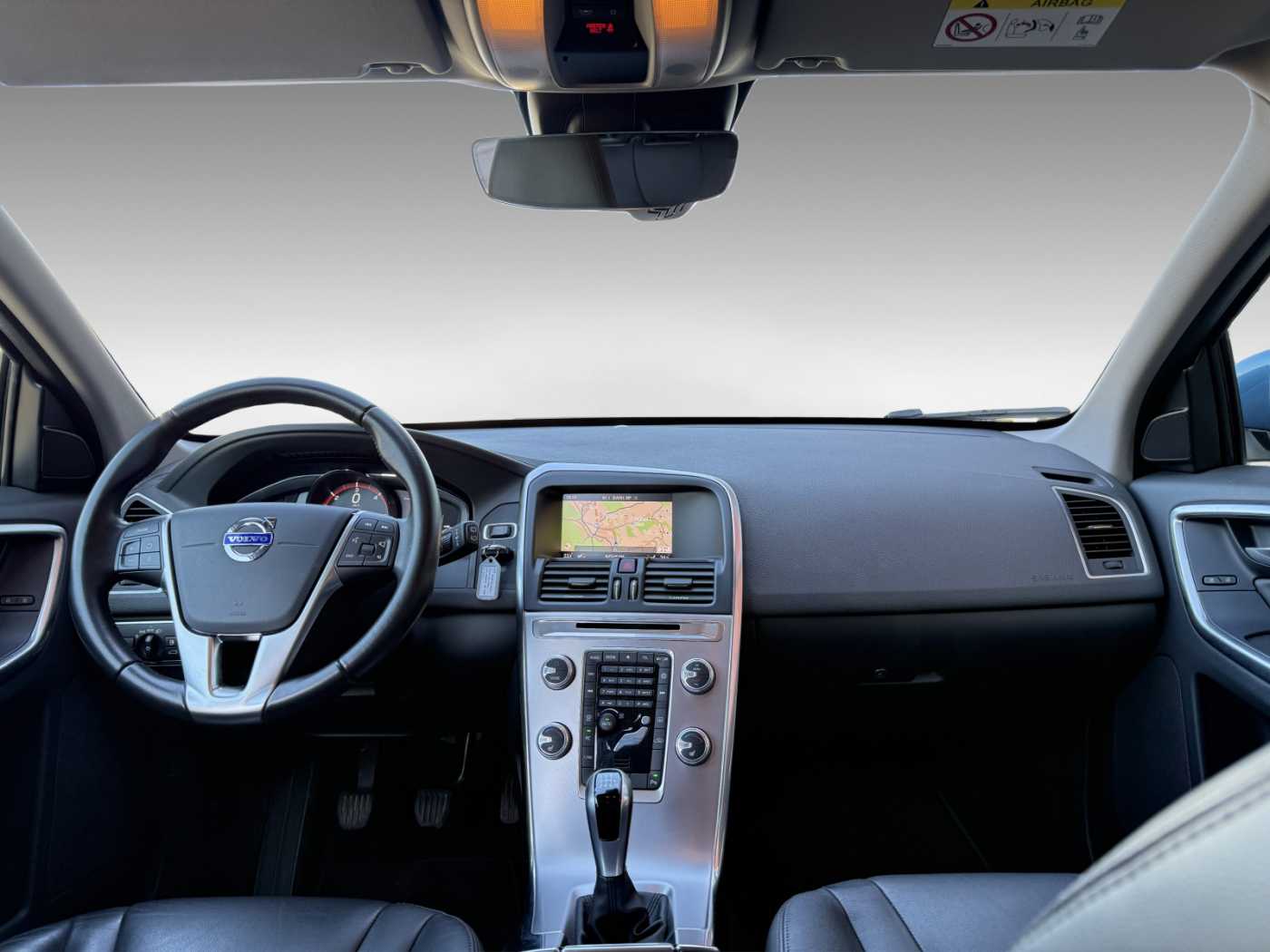 Volvo  D4 Summum FWD +AHK+ SENSUS + NAVI