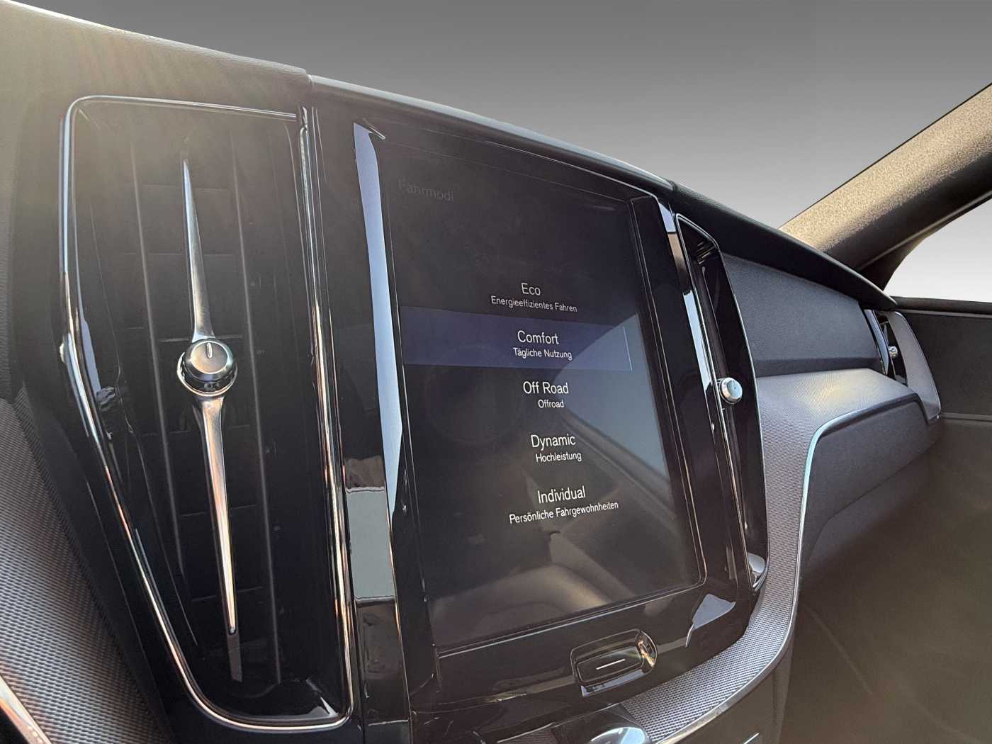 Volvo  D5 R-Design AWD Geartronic