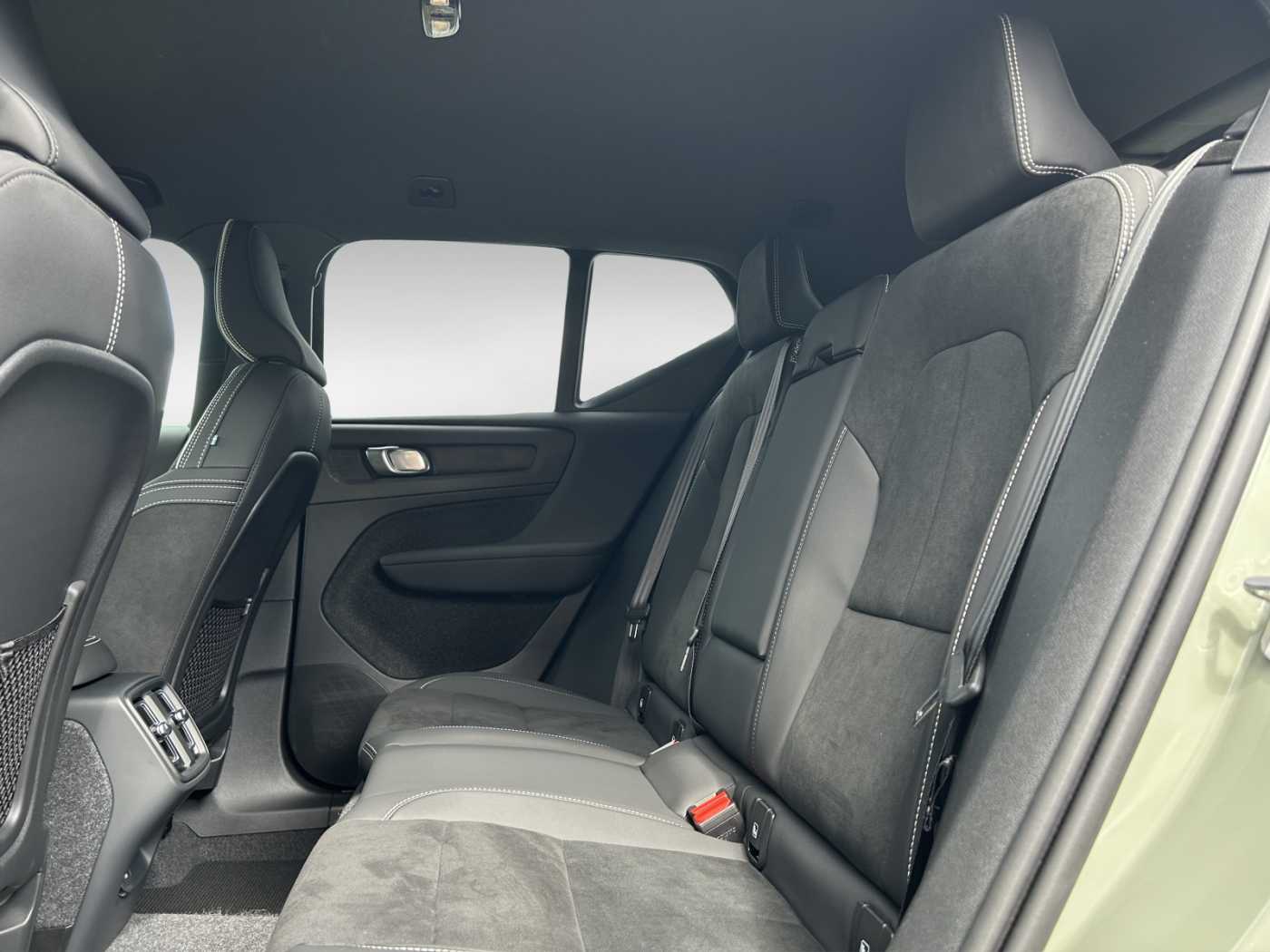 Volvo  B4 Plus Dark+Business+360°+BLIS+Pixel