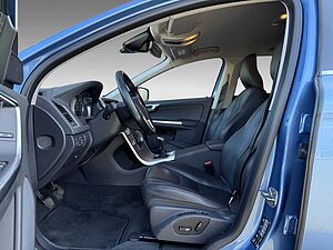 Volvo  D4 Summum FWD +AHK+ SENSUS + NAVI