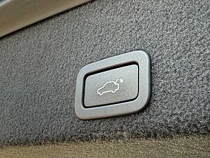 Volvo  D4 Summum FWD +AHK+ SENSUS + NAVI