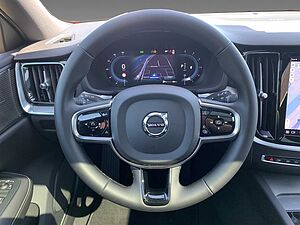 Volvo  B4 D AWD Plus+Harman+Google