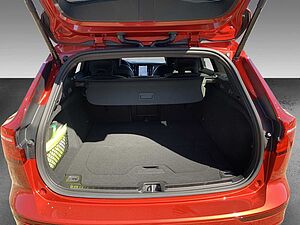 Volvo  B4 D AWD Plus+Harman+Google