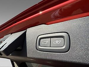 Volvo  B4 D AWD Plus+Harman+Google