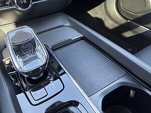 Volvo  B4 D AWD Plus+Harman+Google