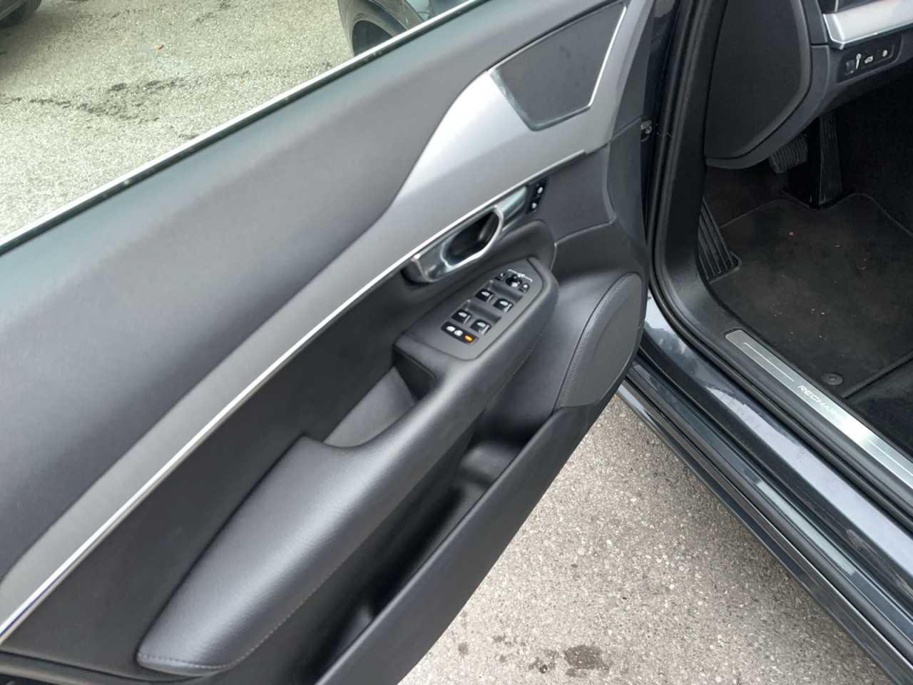 Volvo  XC90 Bluetooth Head Up Display Navi LED Vollleder Klima Einparkhilfe el. Fenster