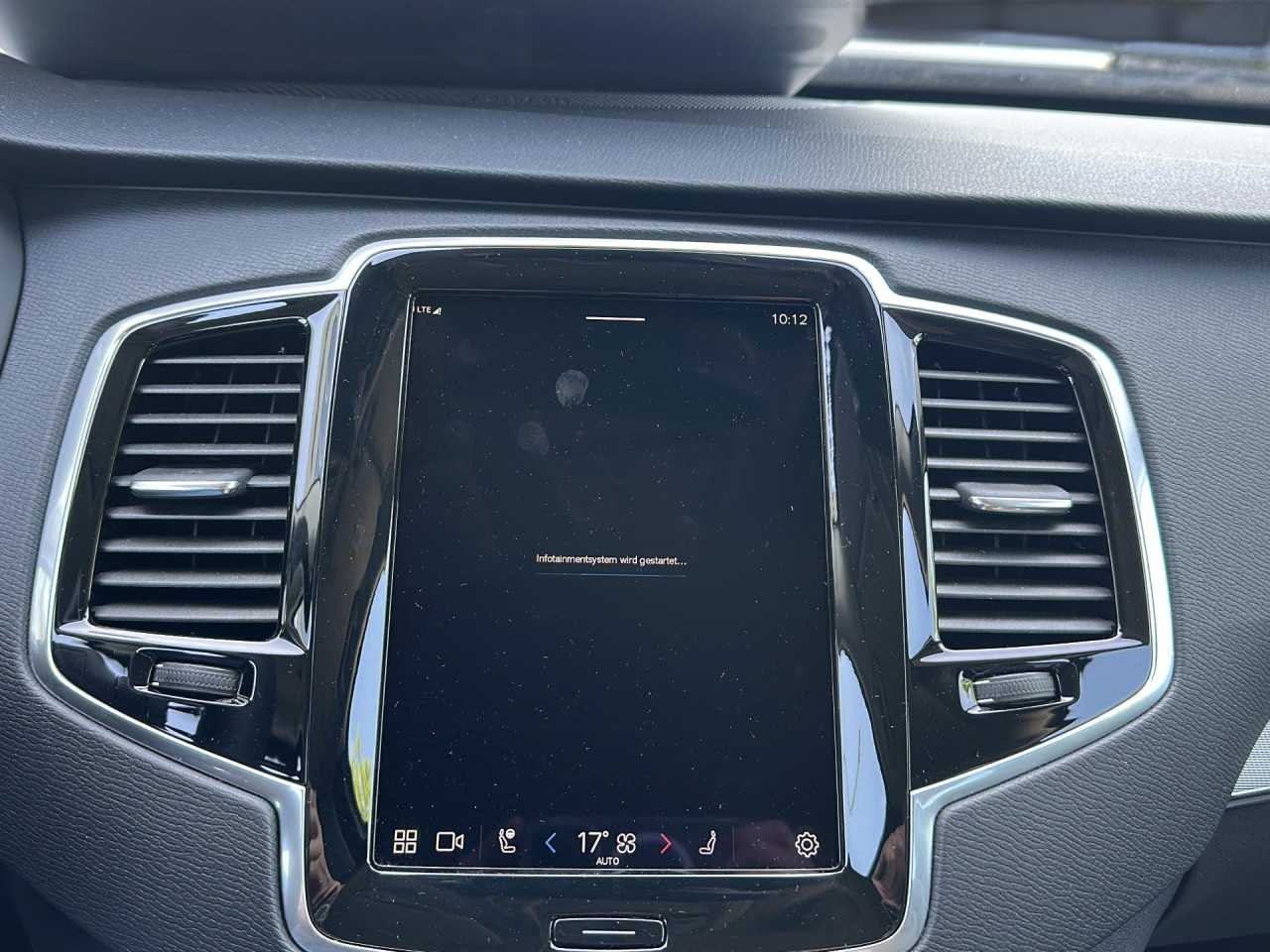 Volvo  XC90 LED Vollleder Klima Standhzg Einparkhilfe el. Fenster