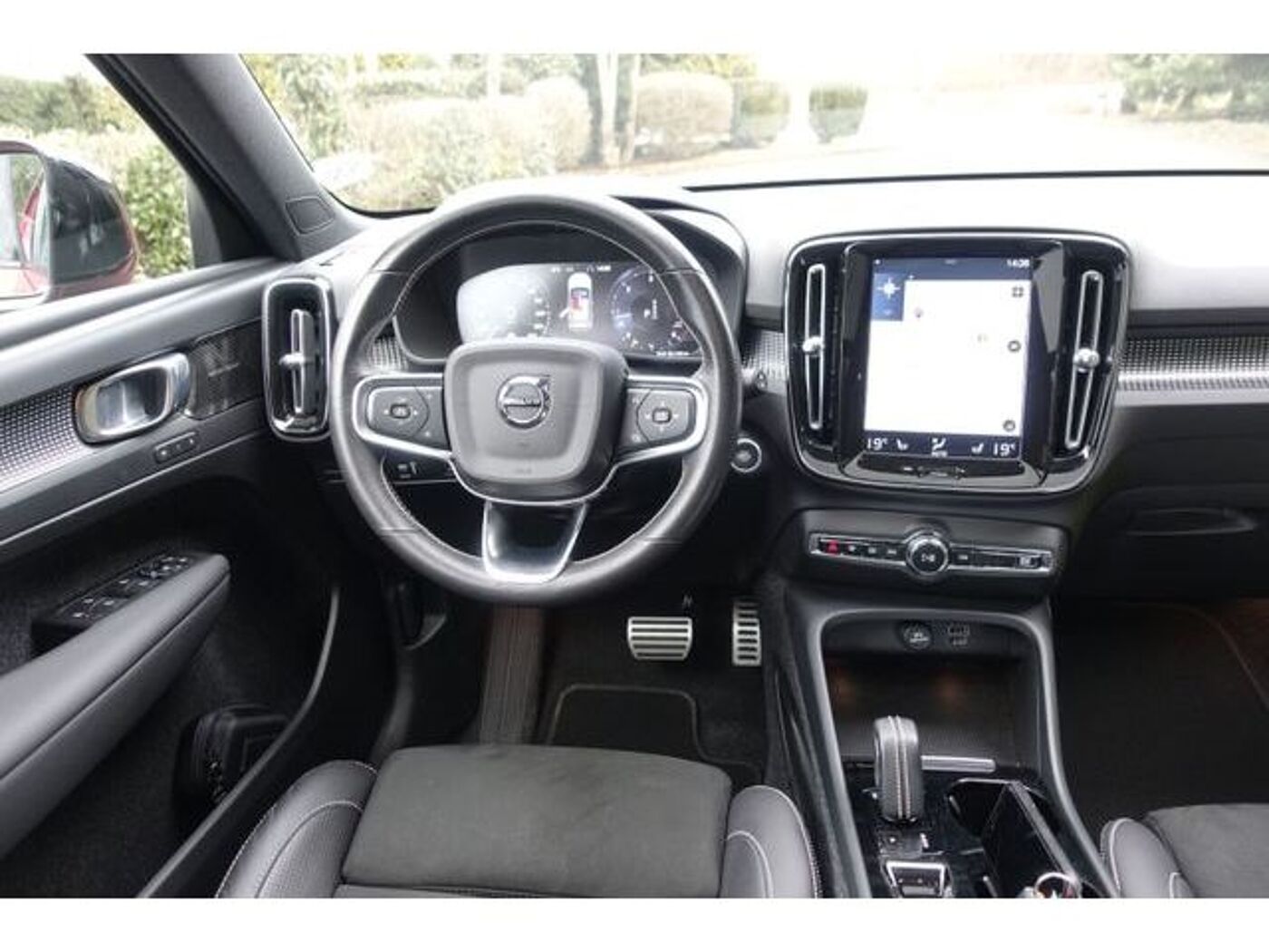 Volvo  D3 AWD R-Design AHK PGSD RFK elektr. Sitze