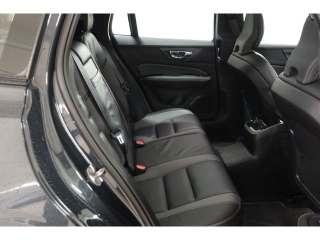 Volvo  T6 PHEV AWD R-Design HUD PGSD ACC 360 STHZG