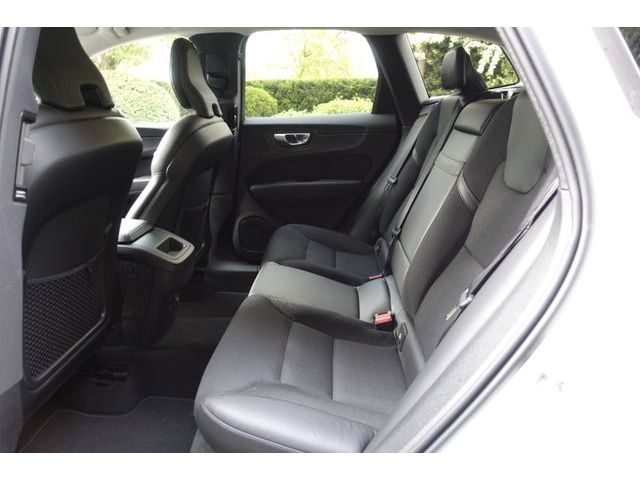 Volvo  D4 Geartr. Momentum Pro V-LED RFK NAVI