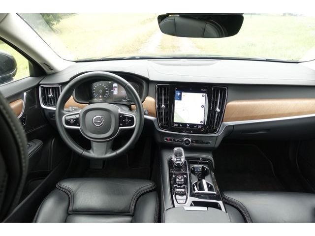 Volvo  T8 AWD Inscription V-LED AHK RFK BLIS ACC