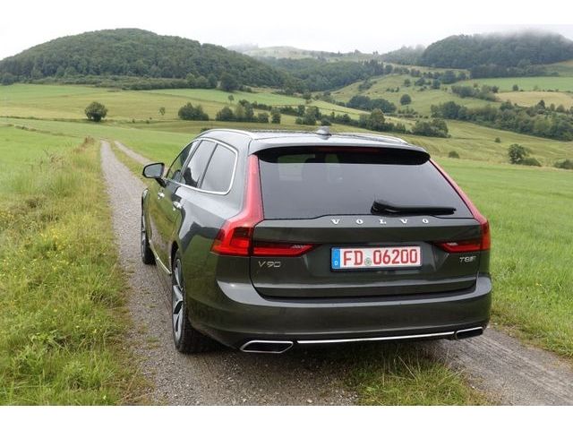 Volvo  T8 AWD Inscription V-LED AHK RFK BLIS ACC