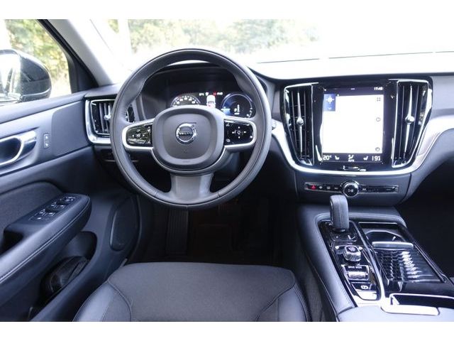 Volvo  T6 AWD Momentum Pro AHK V-LED BLIS RFK PDC