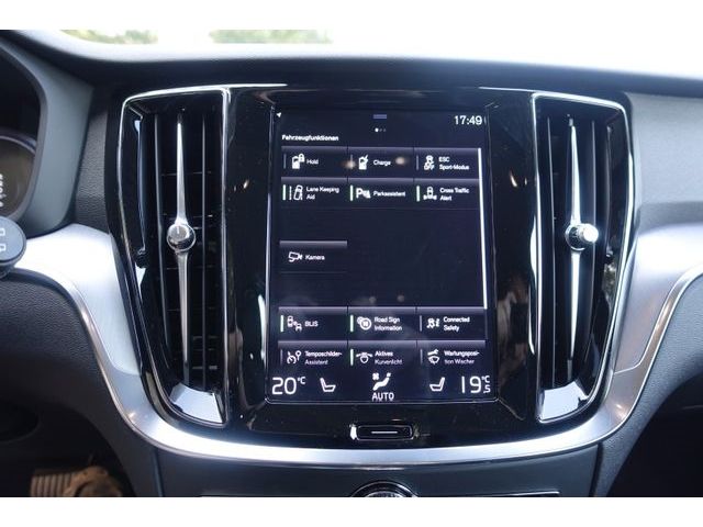 Volvo  T6 AWD Momentum Pro AHK V-LED BLIS RFK PDC