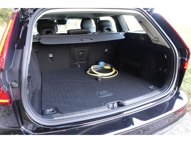 Volvo  T6 AWD Momentum Pro AHK V-LED BLIS RFK PDC
