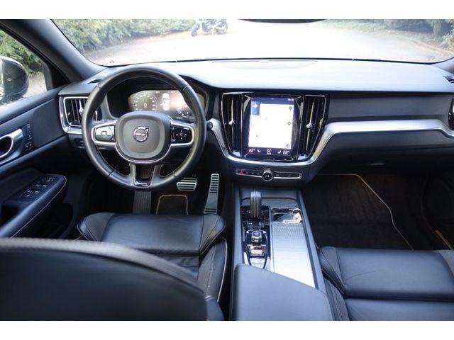 Volvo  B5 R-Design VLED ACC BLIS STHZG AHK RKF PGSD