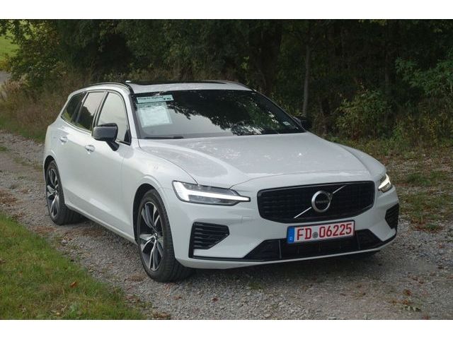 Volvo  T6 PHEV AWD R-Design HUD AHK PANO RFK