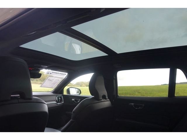 Volvo  T6 PHEV AWD R-Design HUD AHK PANO RFK