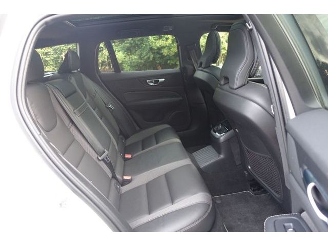 Volvo  T6 PHEV AWD R-Design HUD AHK PANO RFK