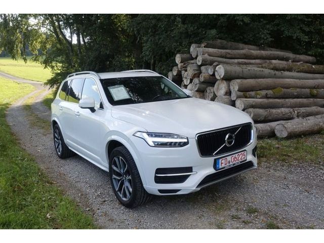 Volvo  D5 AWD Momentum AHK RFK STHZ BLIS PDC