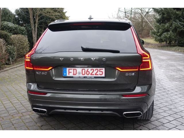 Volvo  B5 AWD R-Design HUD PGSD ACC BLIS RFK AHK