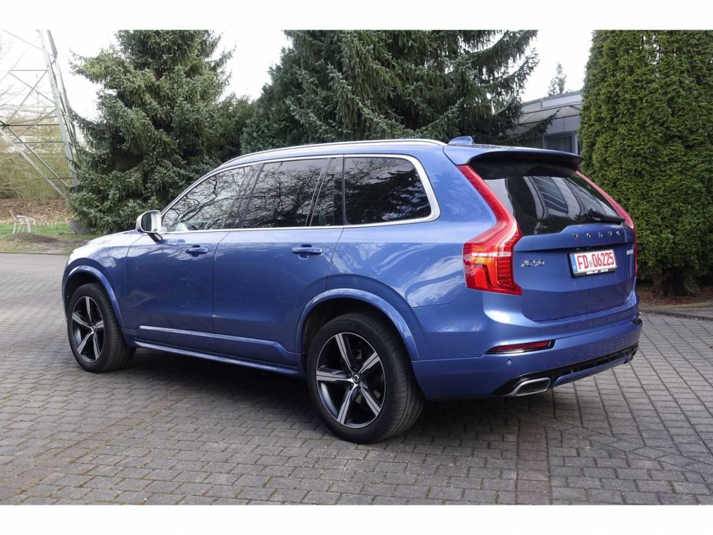 Volvo  R-Design AWD D5 HUD*360*PGSD*Sthzg*AHK*Four