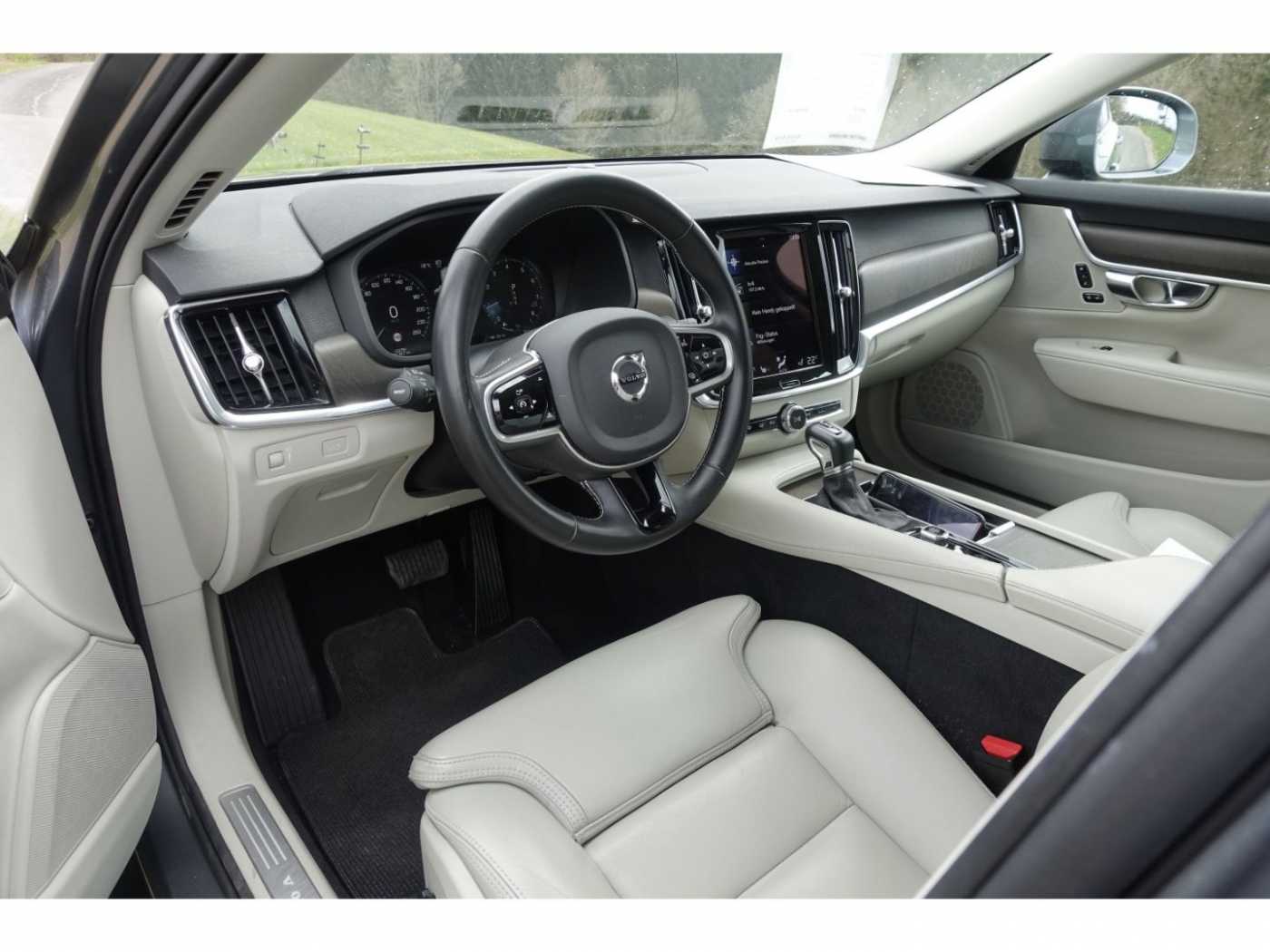 Volvo  Cross Country Pro AWD T5 AHK / Pano/ Rückfah