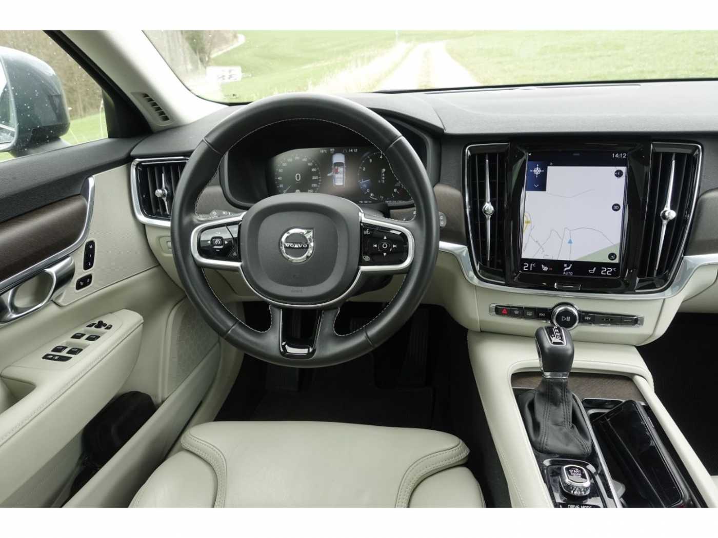 Volvo  Cross Country Pro AWD T5 AHK / Pano/ Rückfah