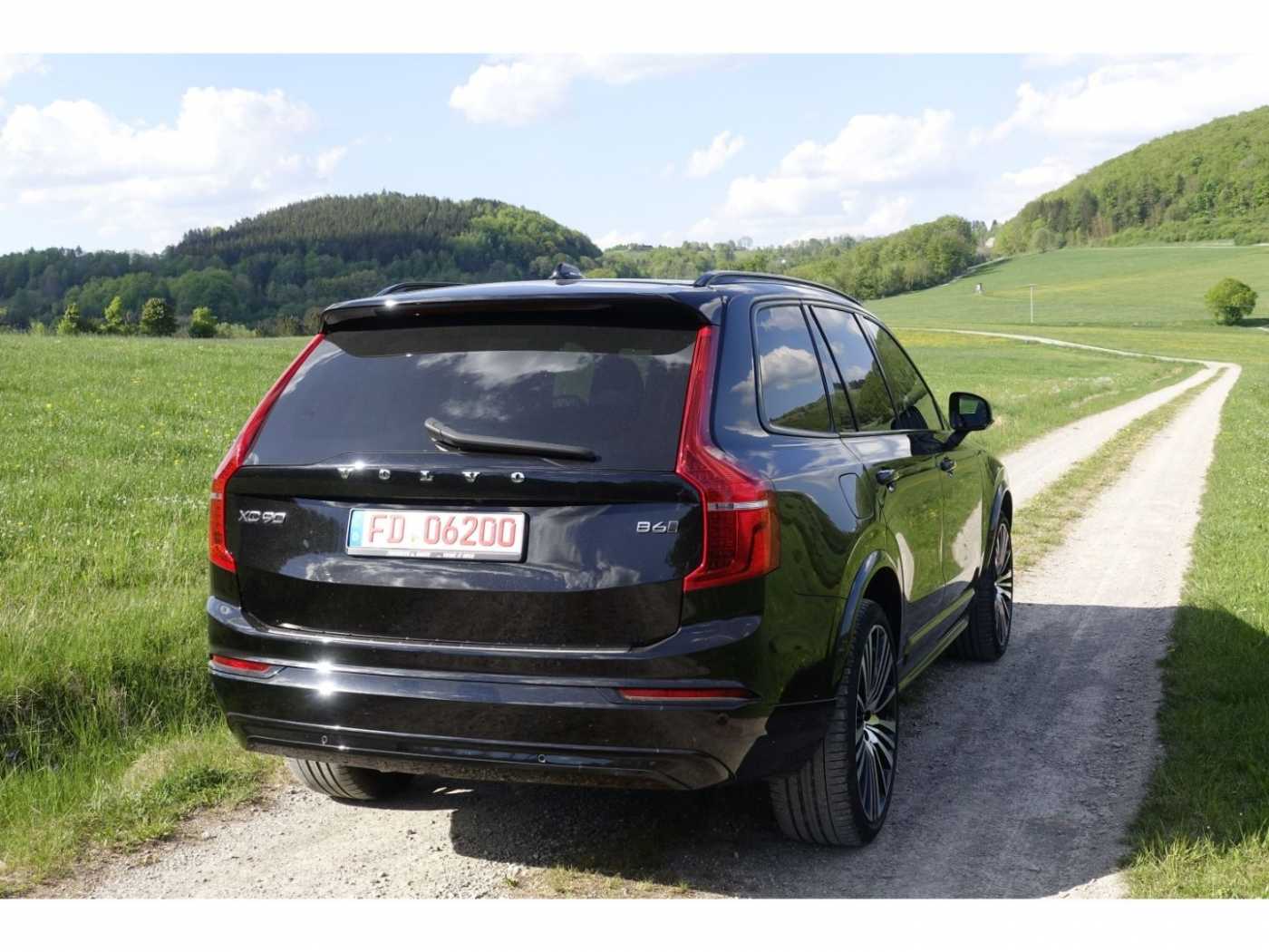 Volvo  R-Design B6 AWD AHK*PGSD*STHZG*HUD*4-C*360*