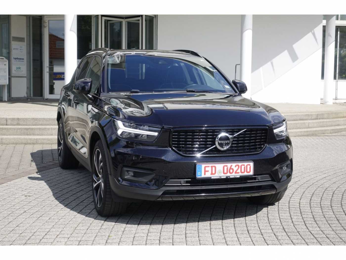 Volvo  R Design Recharge Plug-In Hybrid 2WD T5 Twi