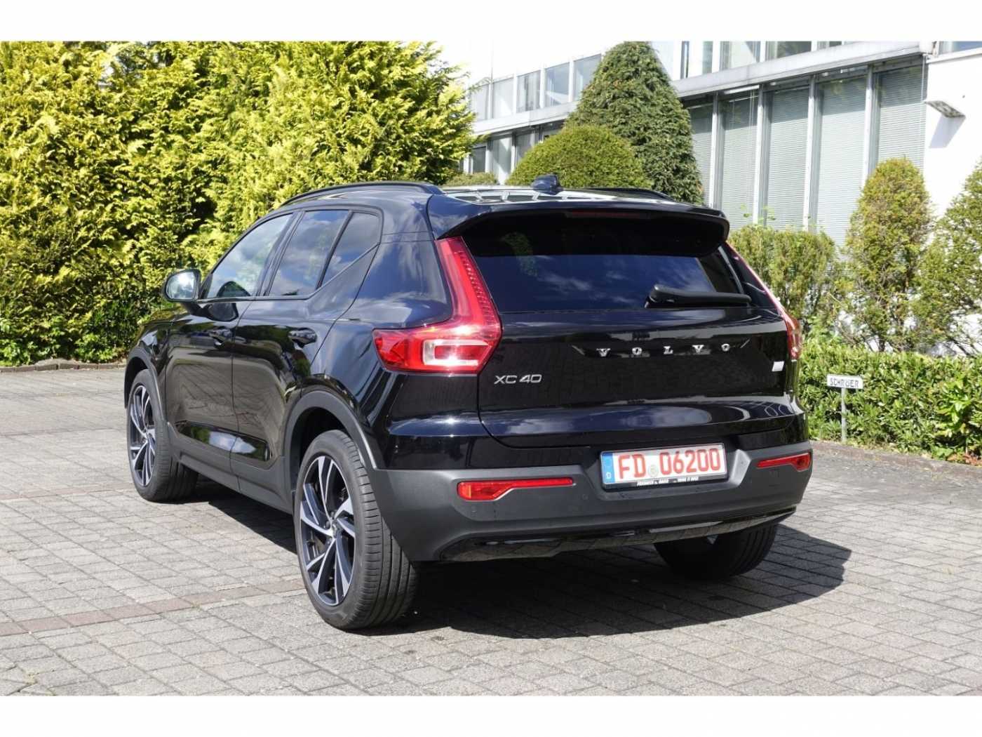 Volvo  R Design Recharge Plug-In Hybrid 2WD T5 Twi