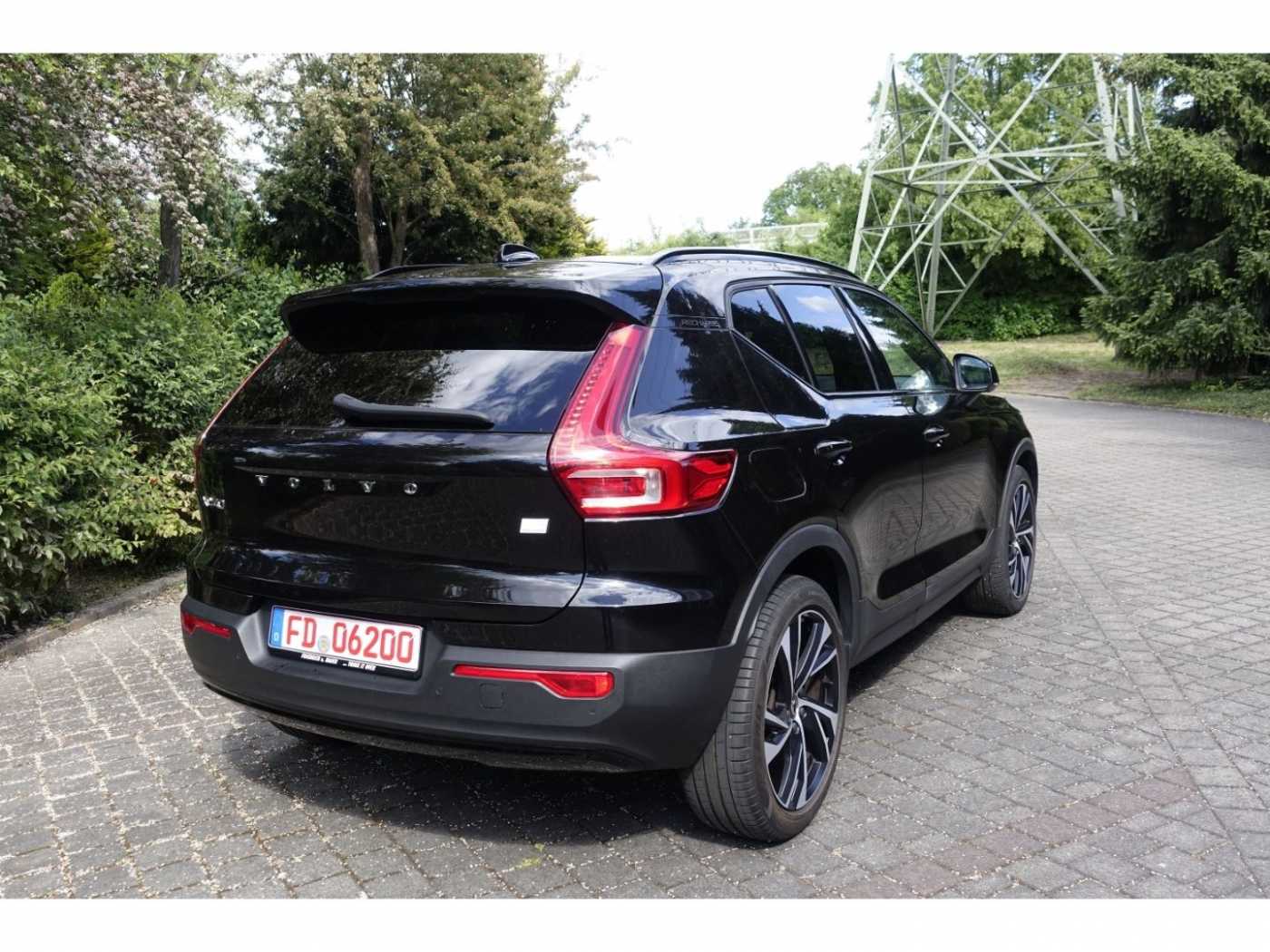 Volvo  R Design Recharge Plug-In Hybrid 2WD T5 Twi