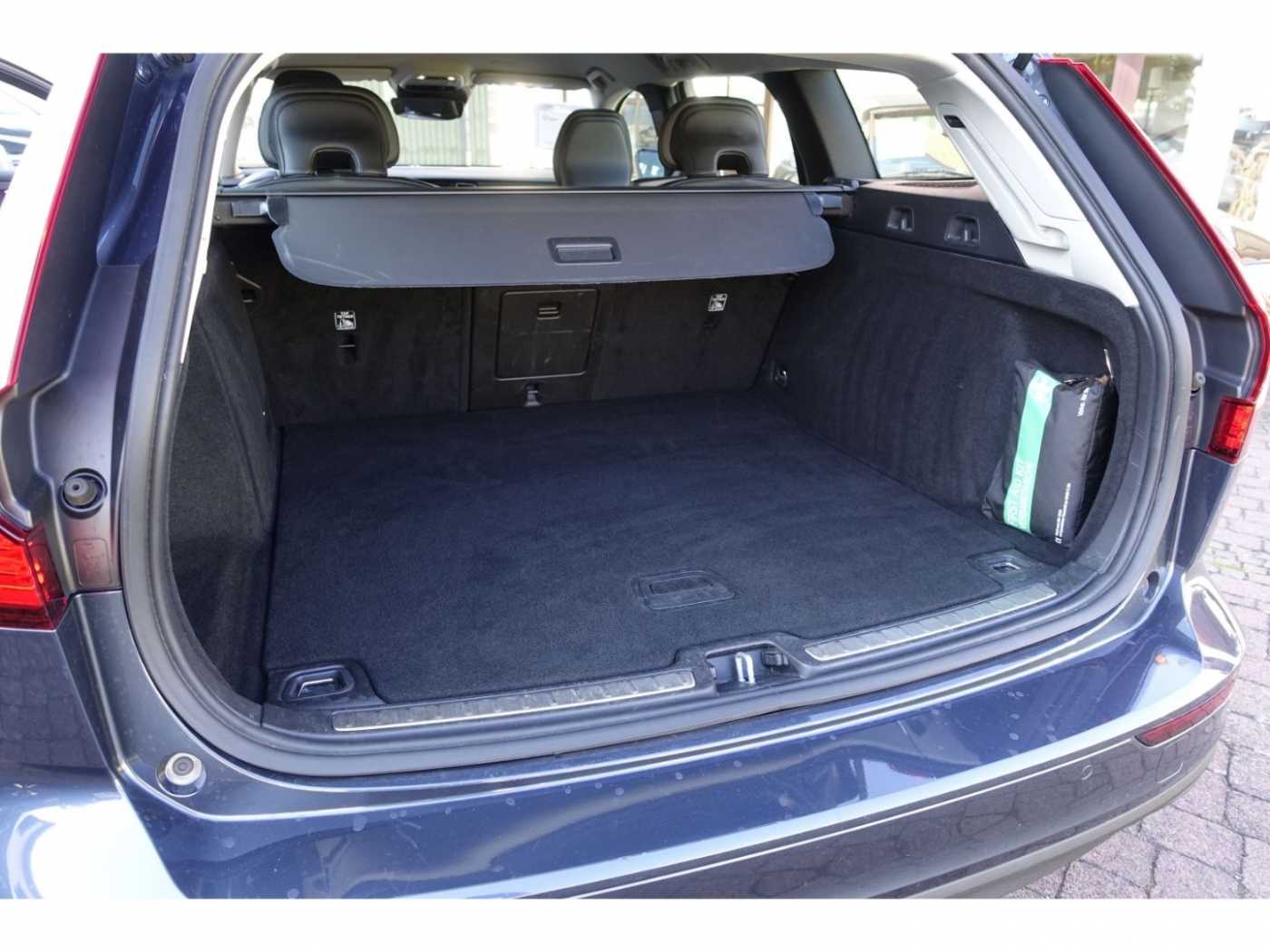 Volvo  Momentum D3 EU6d-T /Lichtpaket / Winterpaket