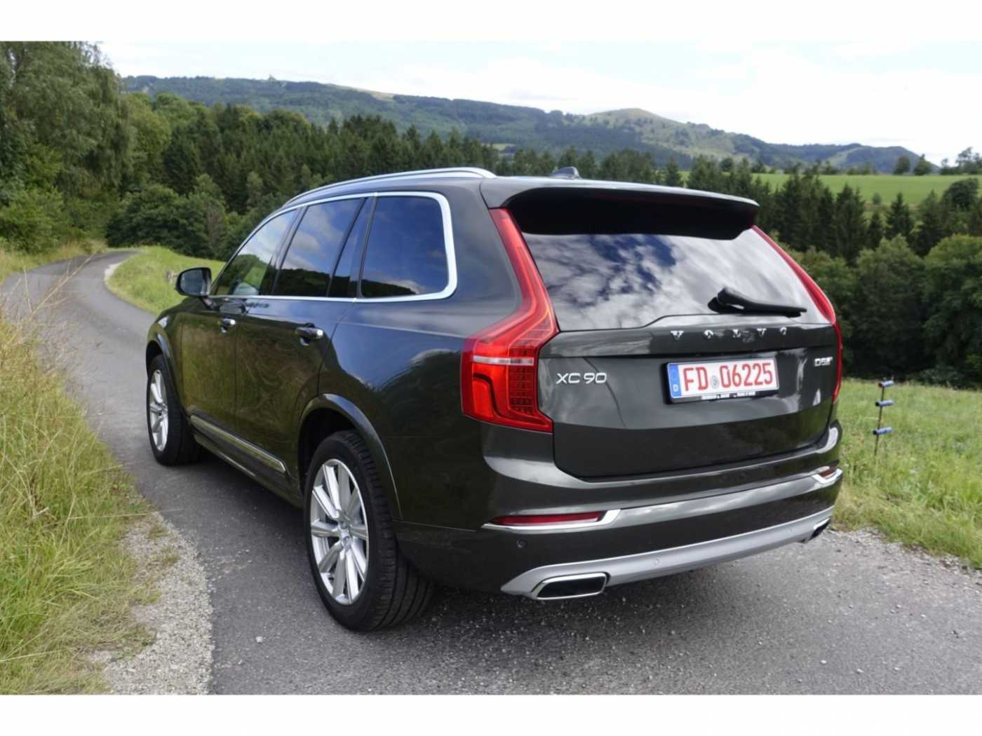 Volvo  D5 AWD Inscription Geartr.  / AHK / STHZ /