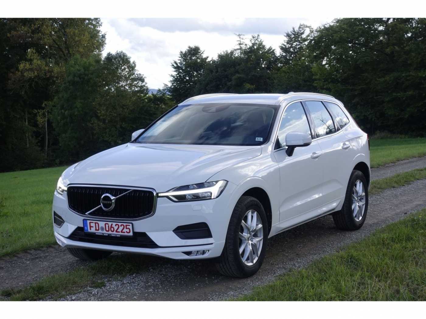 Volvo  Momentum AWD D4   AHK/IntelliSafe /Pilot As