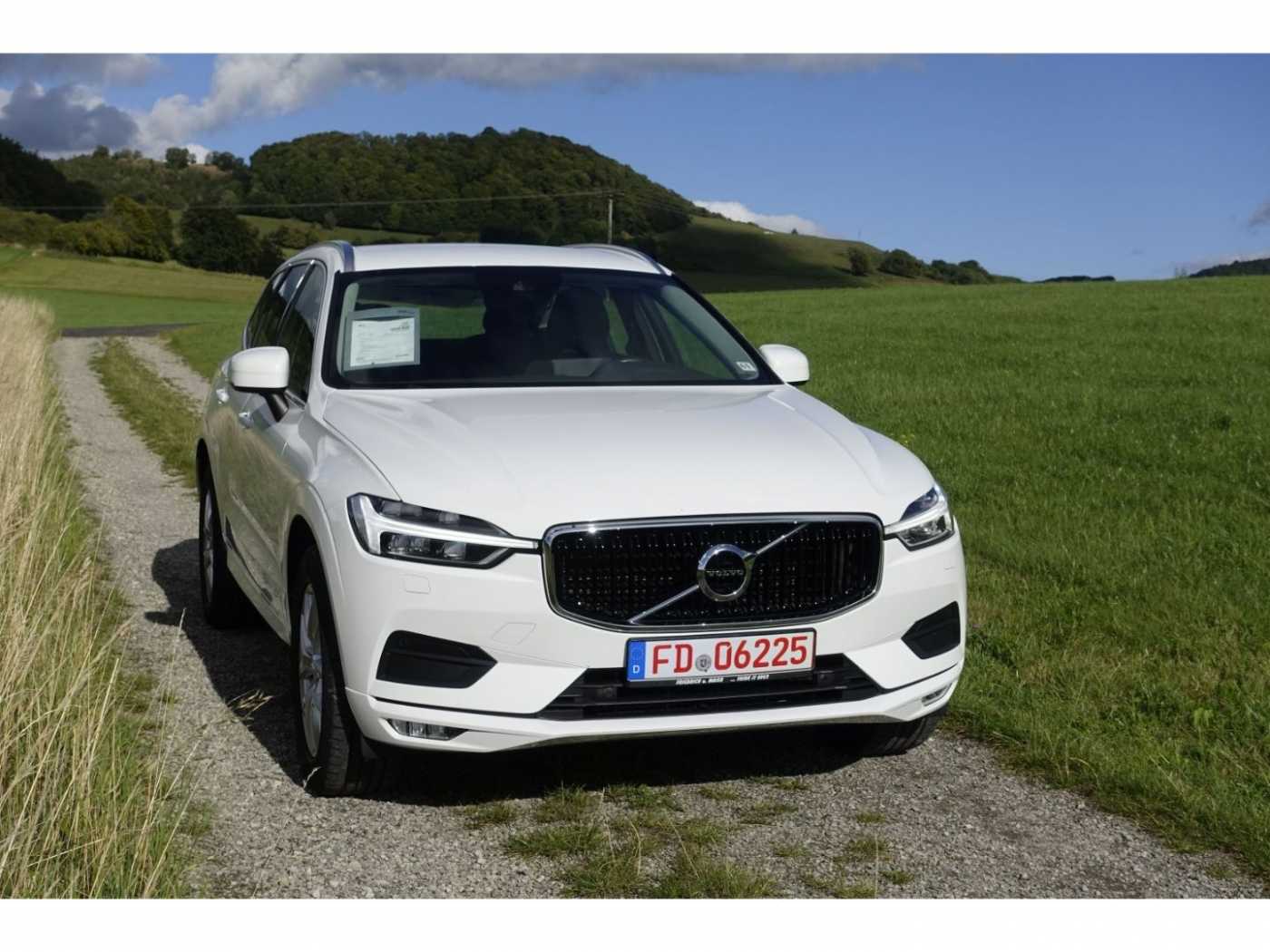 Volvo  Momentum AWD D4   AHK/IntelliSafe /Pilot As