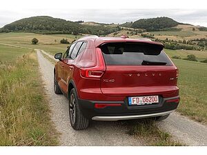 Volvo  D4 AWD Momentum Pro PGSD STHZG Polestar RFK